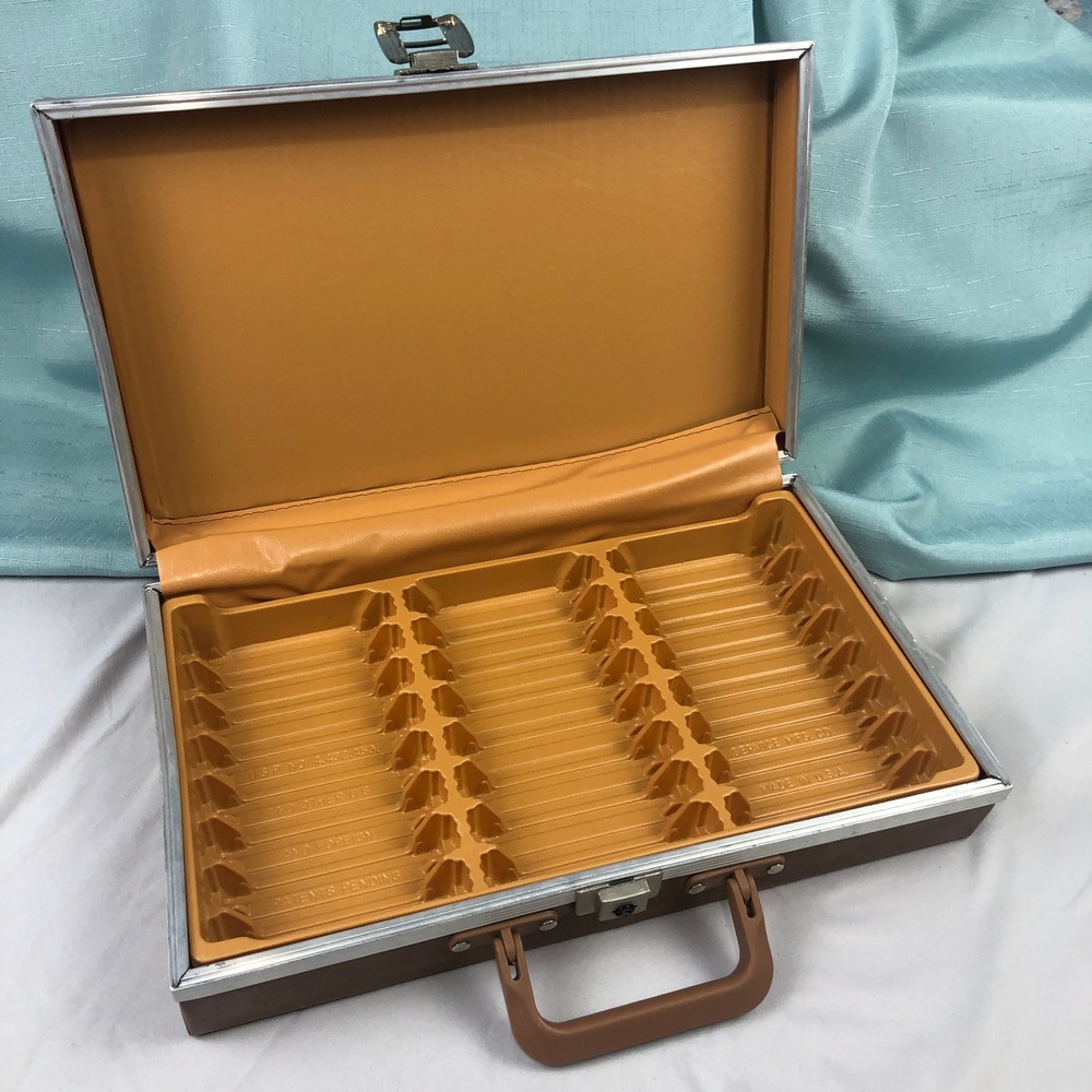 Vintage Service Mfg Co Brown Faux Leather 24 Cassette Tape Storage Carrying Case